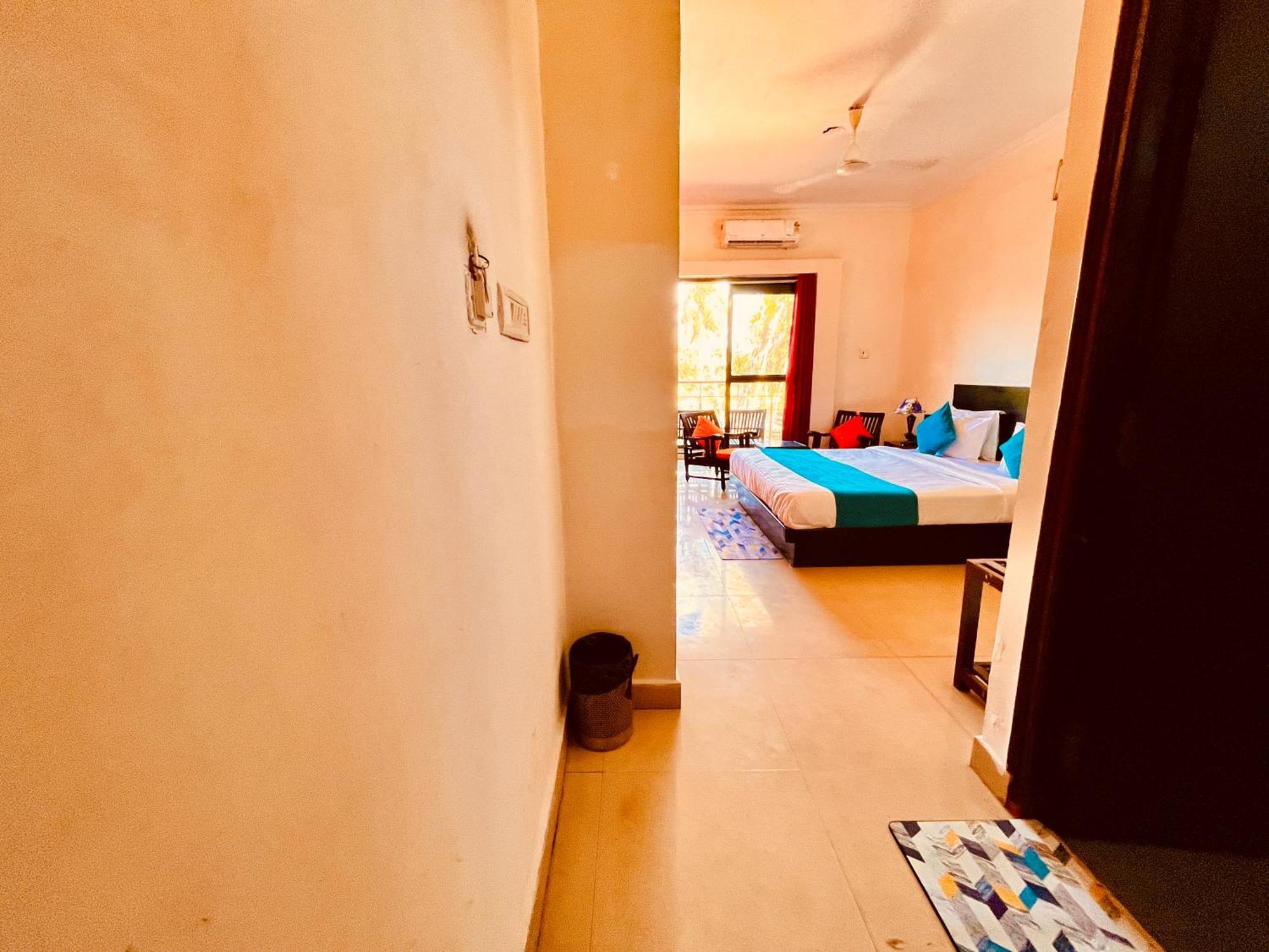 Summer Beach Resort, Goa - #Near Baga Beach #Swimming Pool #Garden #Bar #Lift #Premium Rooms #Property Of The Year #70565-84665 Calangute Buitenkant foto