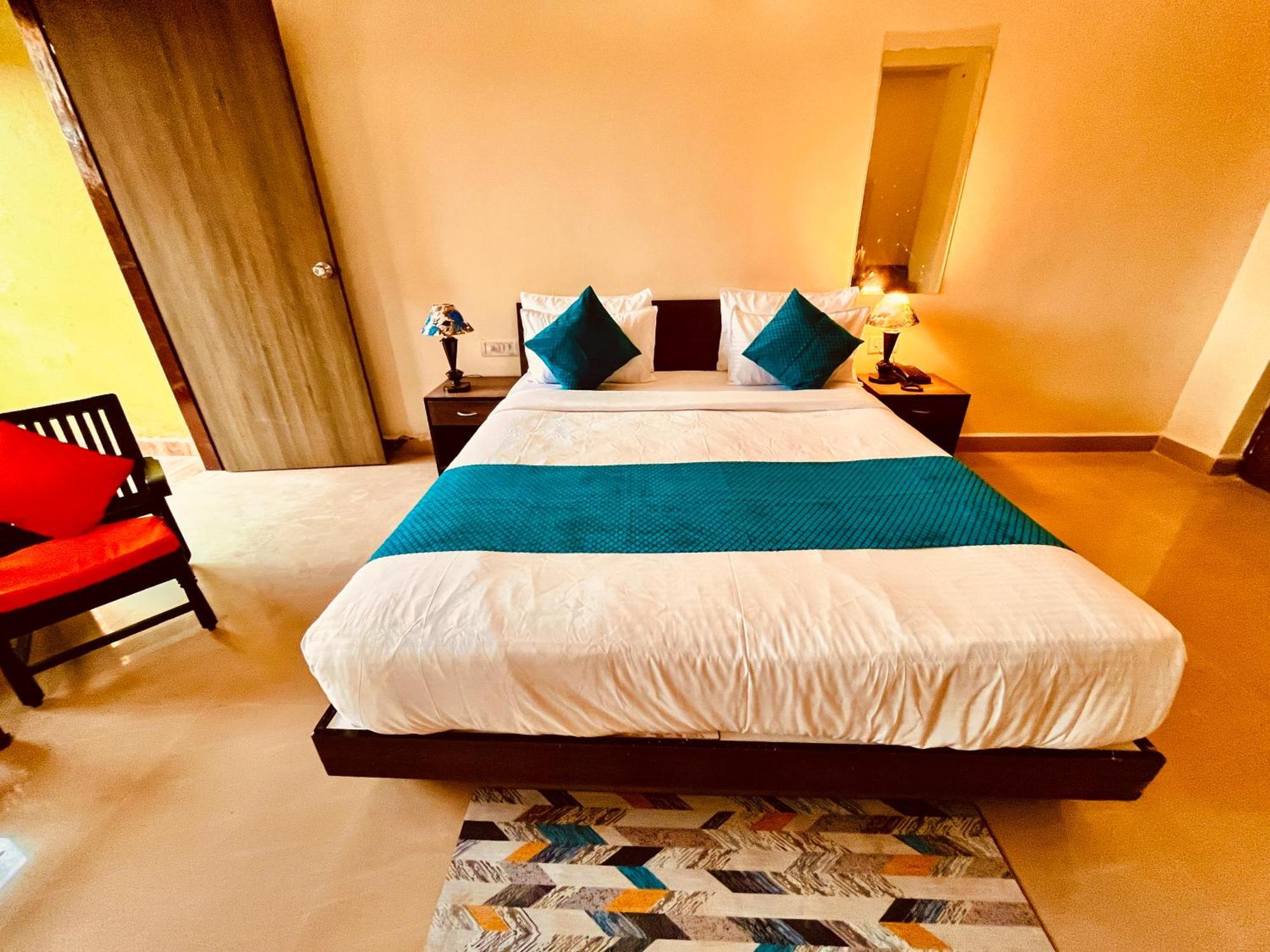 Summer Beach Resort, Goa - #Near Baga Beach #Swimming Pool #Garden #Bar #Lift #Premium Rooms #Property Of The Year #70565-84665 Calangute Buitenkant foto