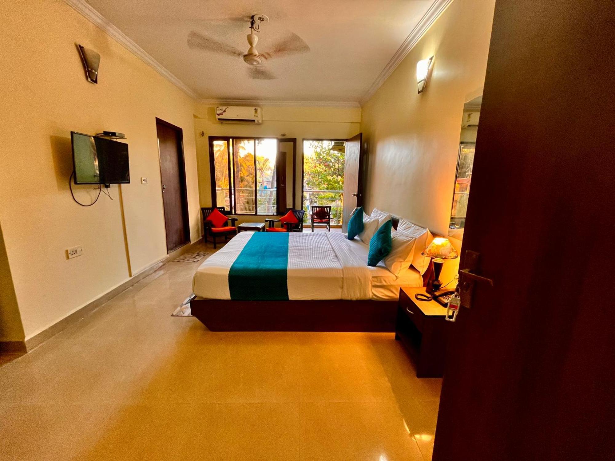 Summer Beach Resort, Goa - #Near Baga Beach #Swimming Pool #Garden #Bar #Lift #Premium Rooms #Property Of The Year #70565-84665 Calangute Buitenkant foto
