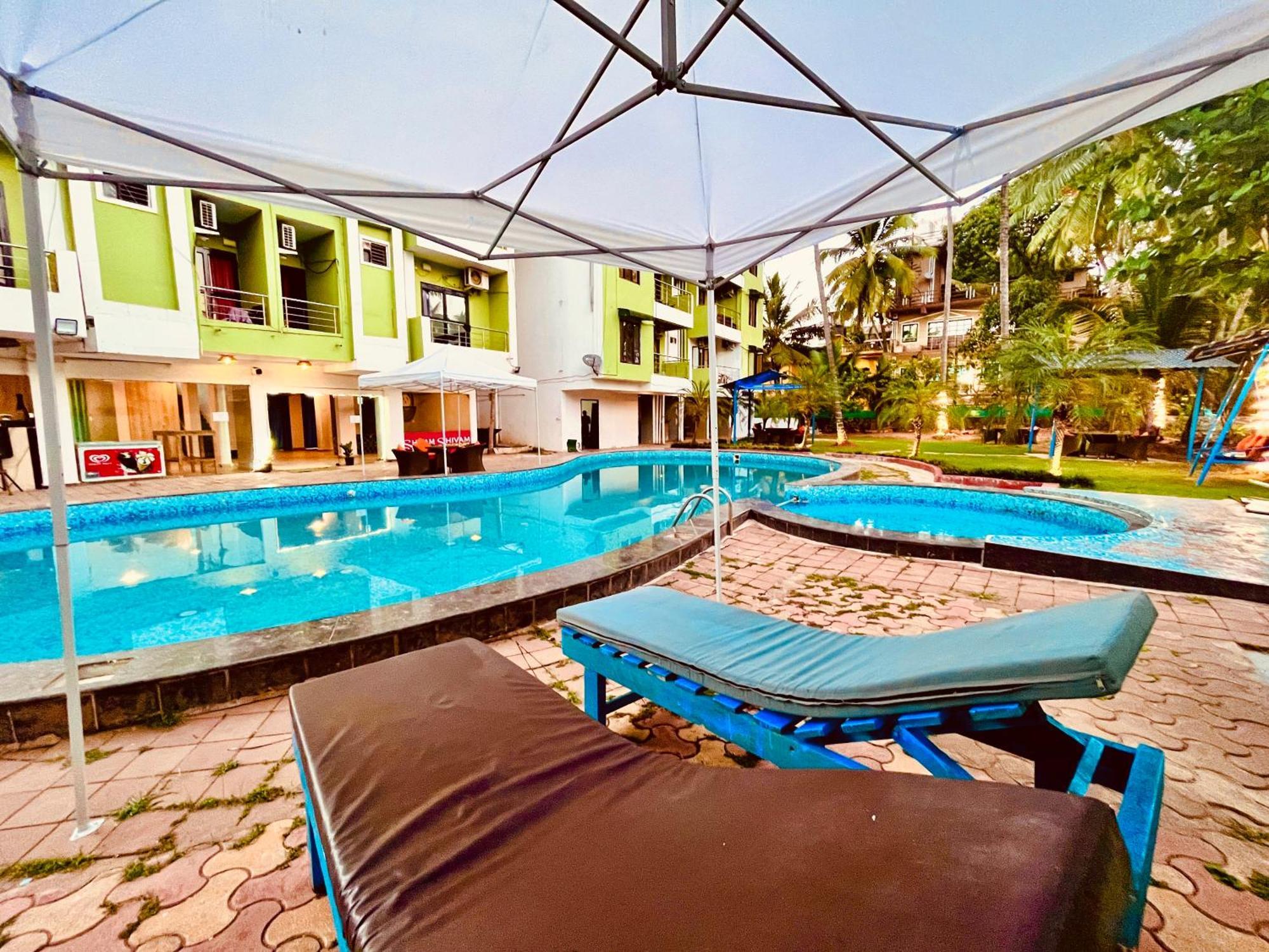 Summer Beach Resort, Goa - #Near Baga Beach #Swimming Pool #Garden #Bar #Lift #Premium Rooms #Property Of The Year #70565-84665 Calangute Buitenkant foto