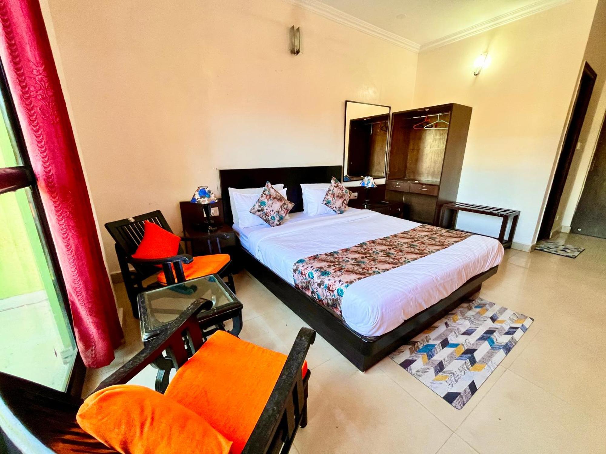 Summer Beach Resort, Goa - #Near Baga Beach #Swimming Pool #Garden #Bar #Lift #Premium Rooms #Property Of The Year #70565-84665 Calangute Buitenkant foto