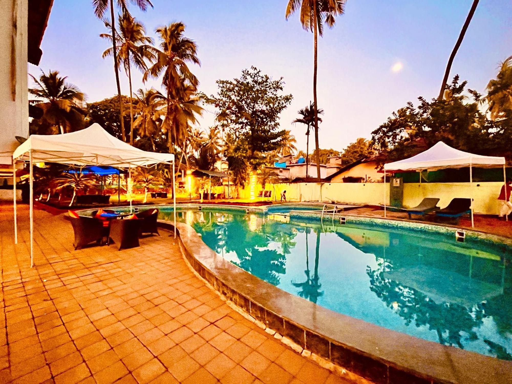 Summer Beach Resort, Goa - #Near Baga Beach #Swimming Pool #Garden #Bar #Lift #Premium Rooms #Property Of The Year #70565-84665 Calangute Buitenkant foto