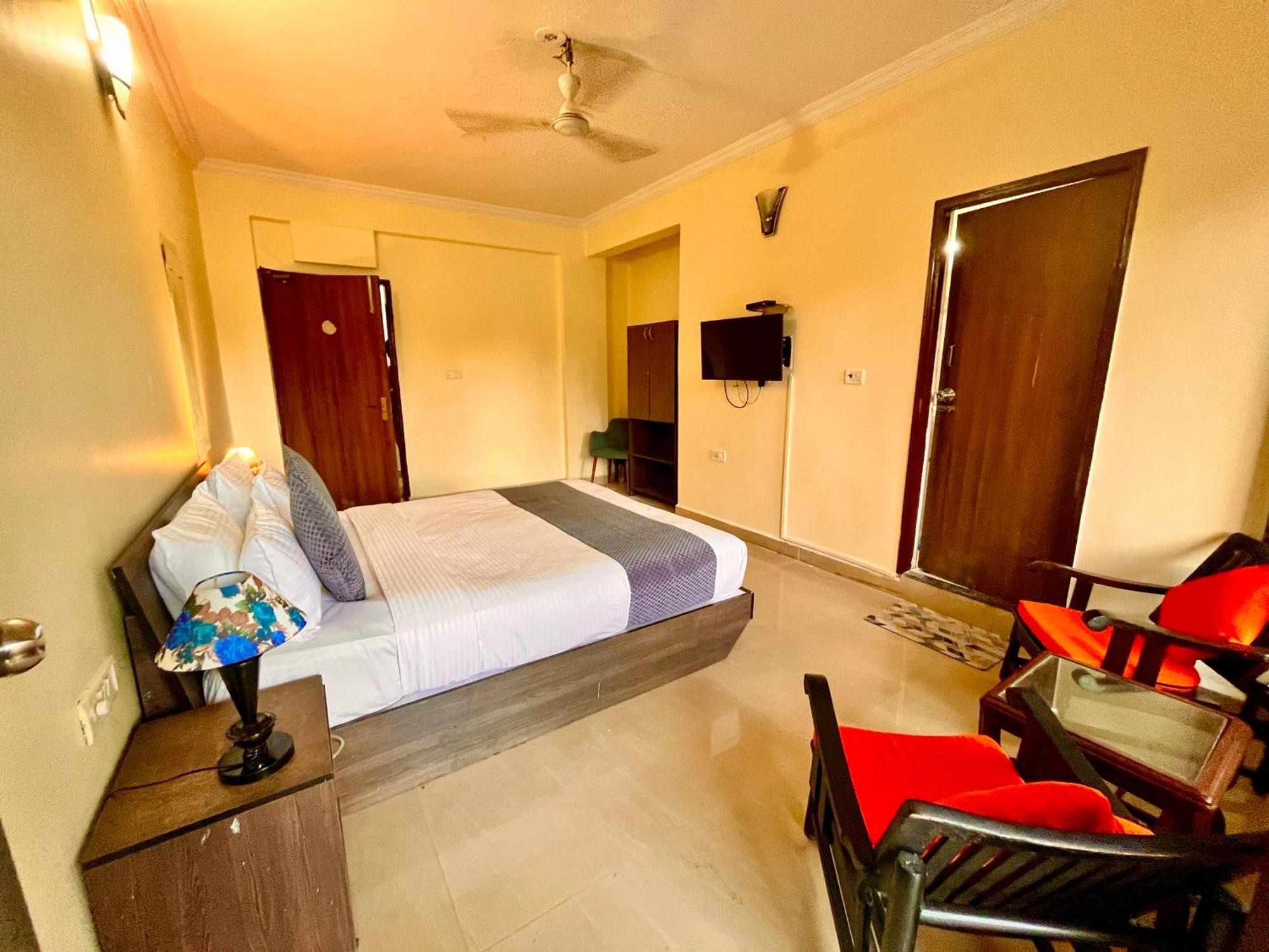 Summer Beach Resort, Goa - #Near Baga Beach #Swimming Pool #Garden #Bar #Lift #Premium Rooms #Property Of The Year #70565-84665 Calangute Buitenkant foto